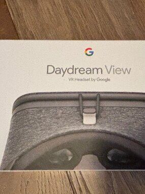Google Daydream View VR Headset Charcoal Gray w/ Original Box